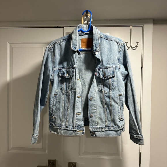 Levi's Jackets & Blazers - LEVI'S Ex-Boyfriend Denim Trucker Jacket in Dream of Life - Size Small
